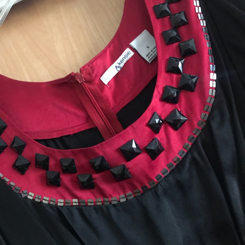 Kensie black and red knee dress